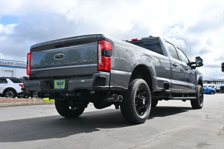 2026 Ford F-350 Super Duty LARIAT