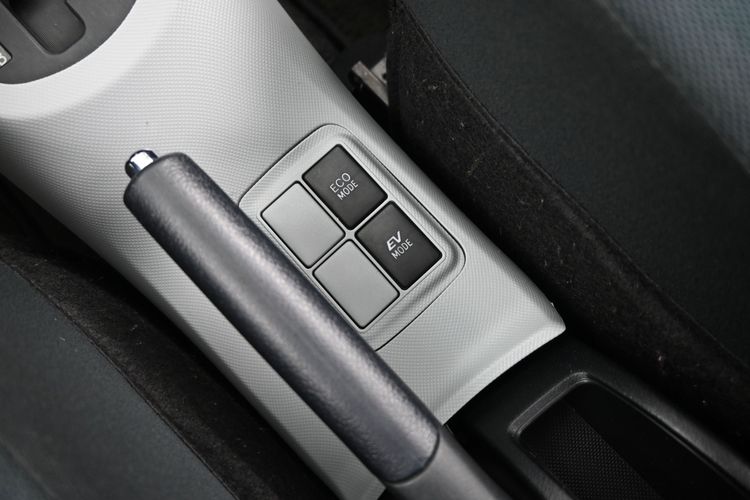 2013 Toyota Prius c Two