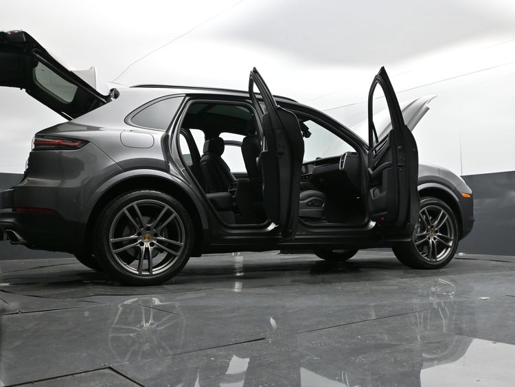 2023 Porsche Cayenne 
