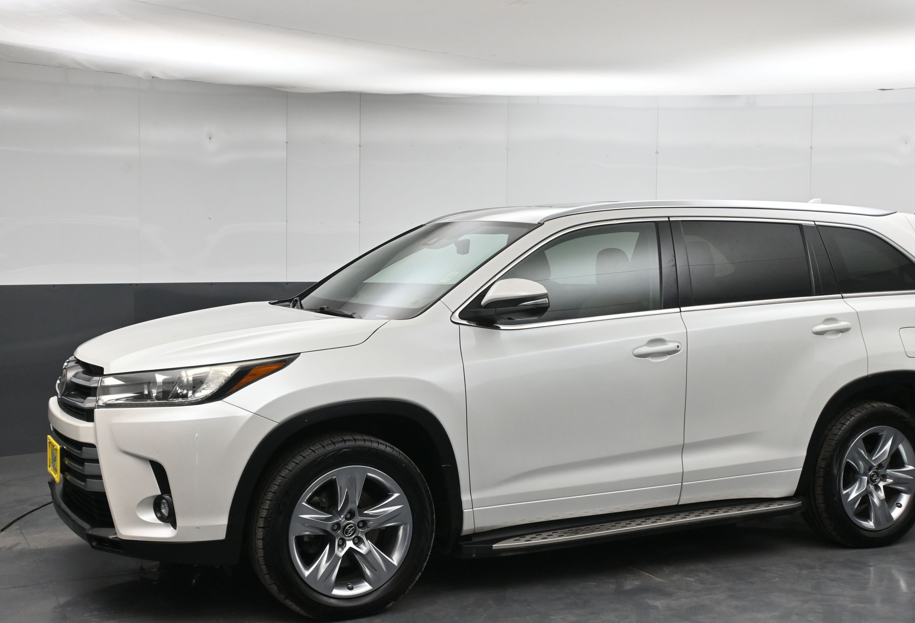 2019 Toyota Highlander Limited - Photo 2