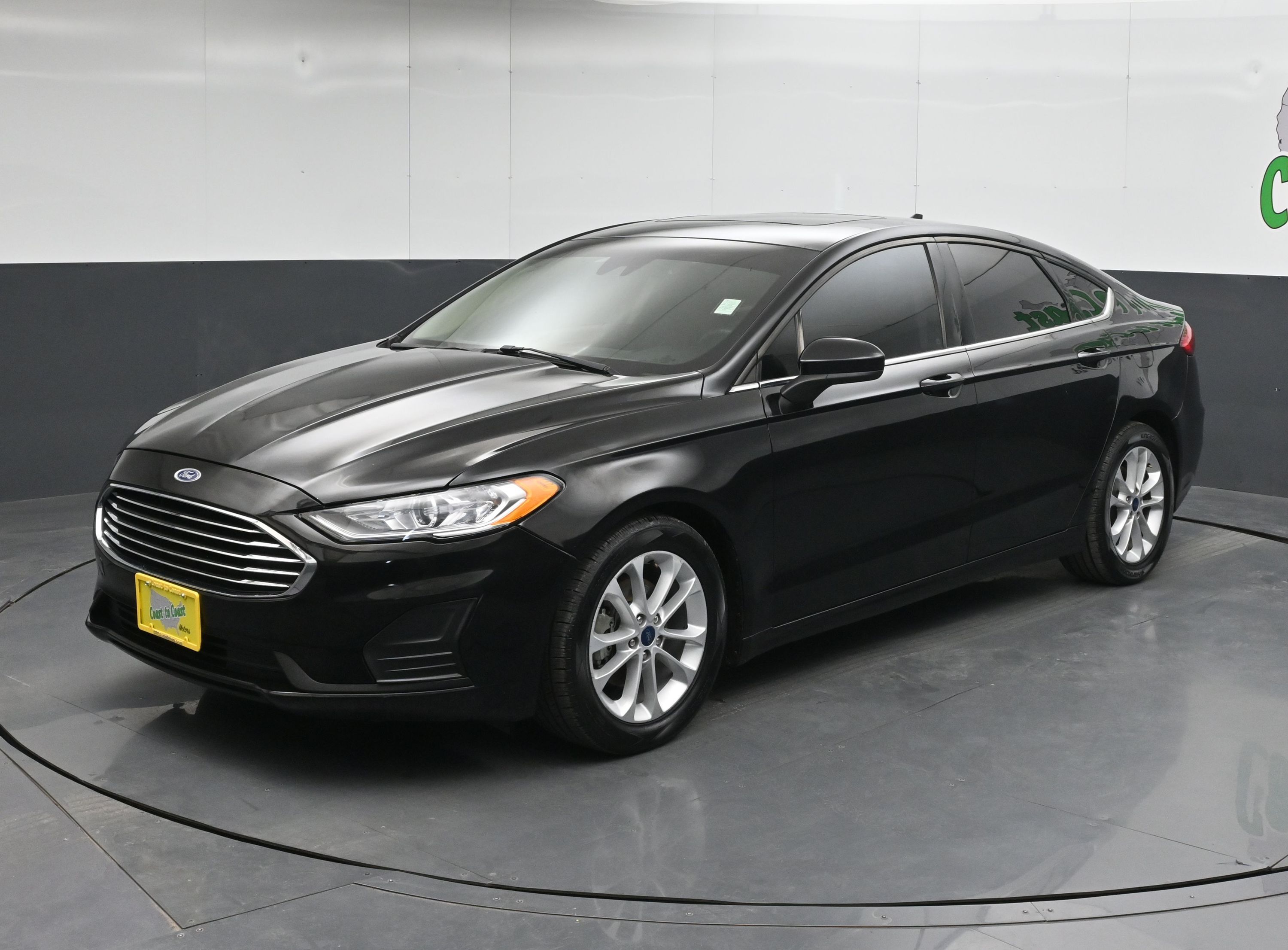 2020 Ford Fusion SE FWD's photo