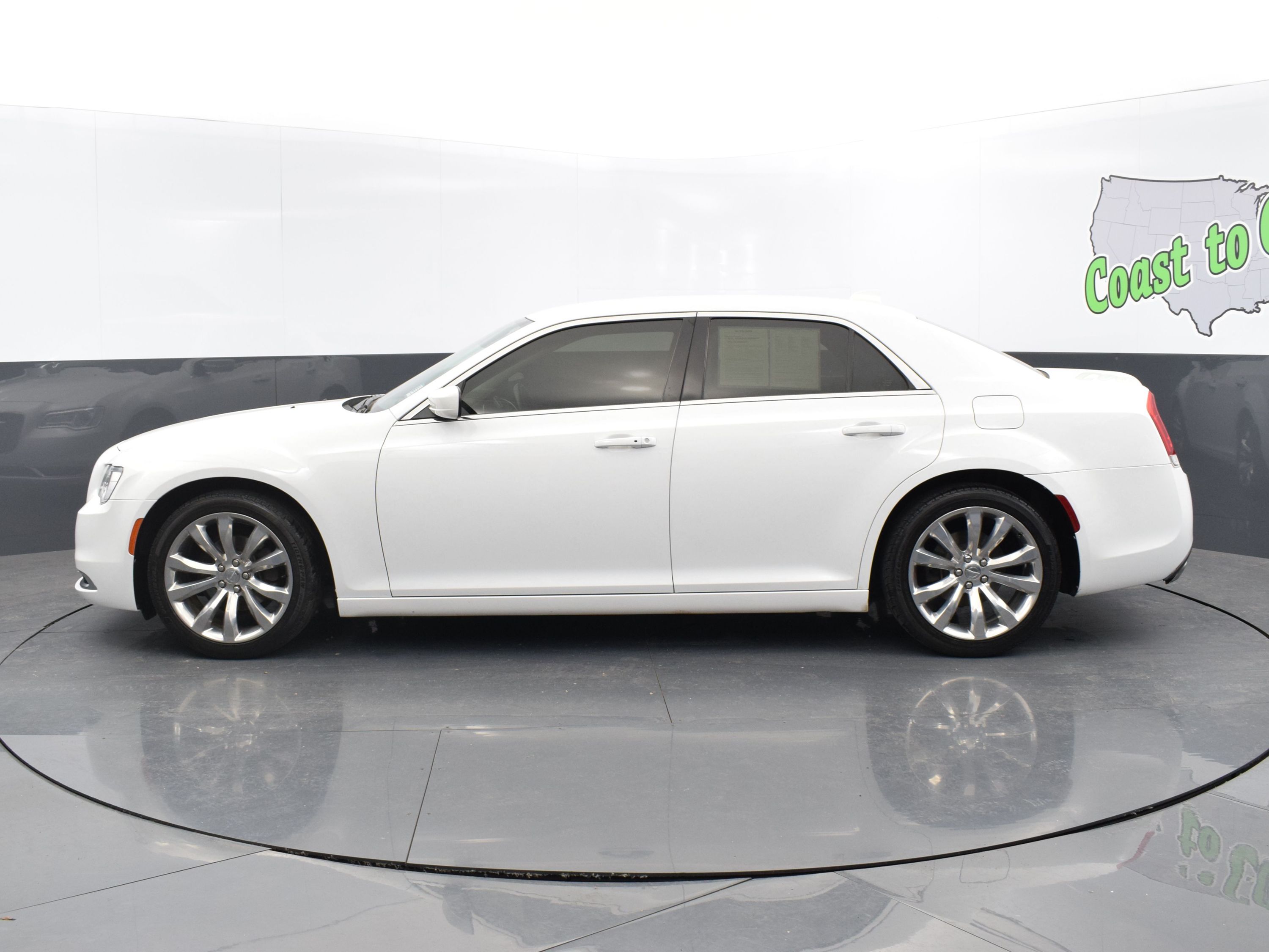 2018 Chrysler 300 Touring Limited photo 2
