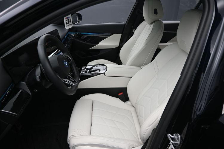 2025 BMW i5 Sedan xDrive40