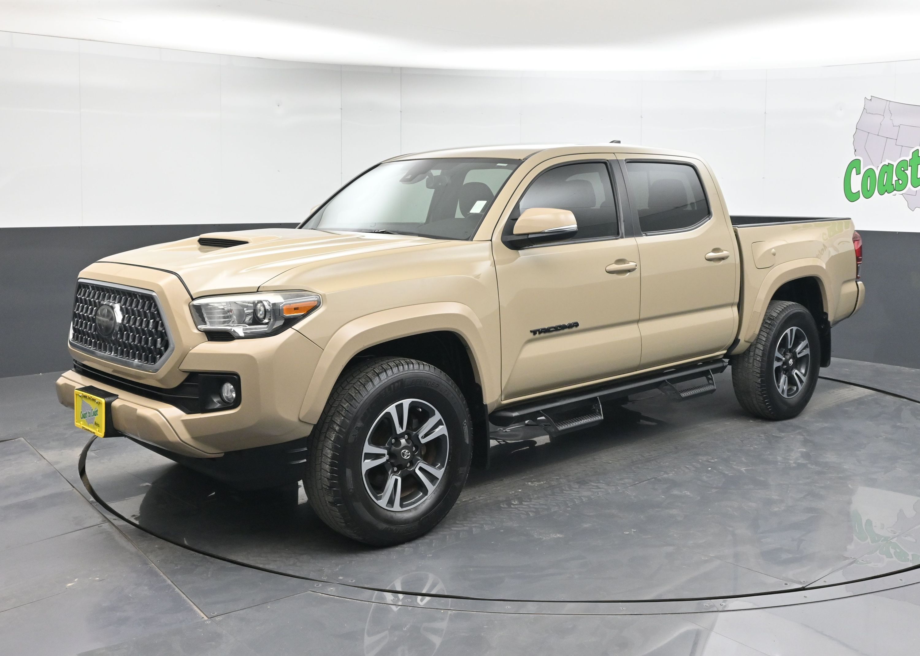 2018 Toyota Tacoma SR5 TRD Sport photo 2