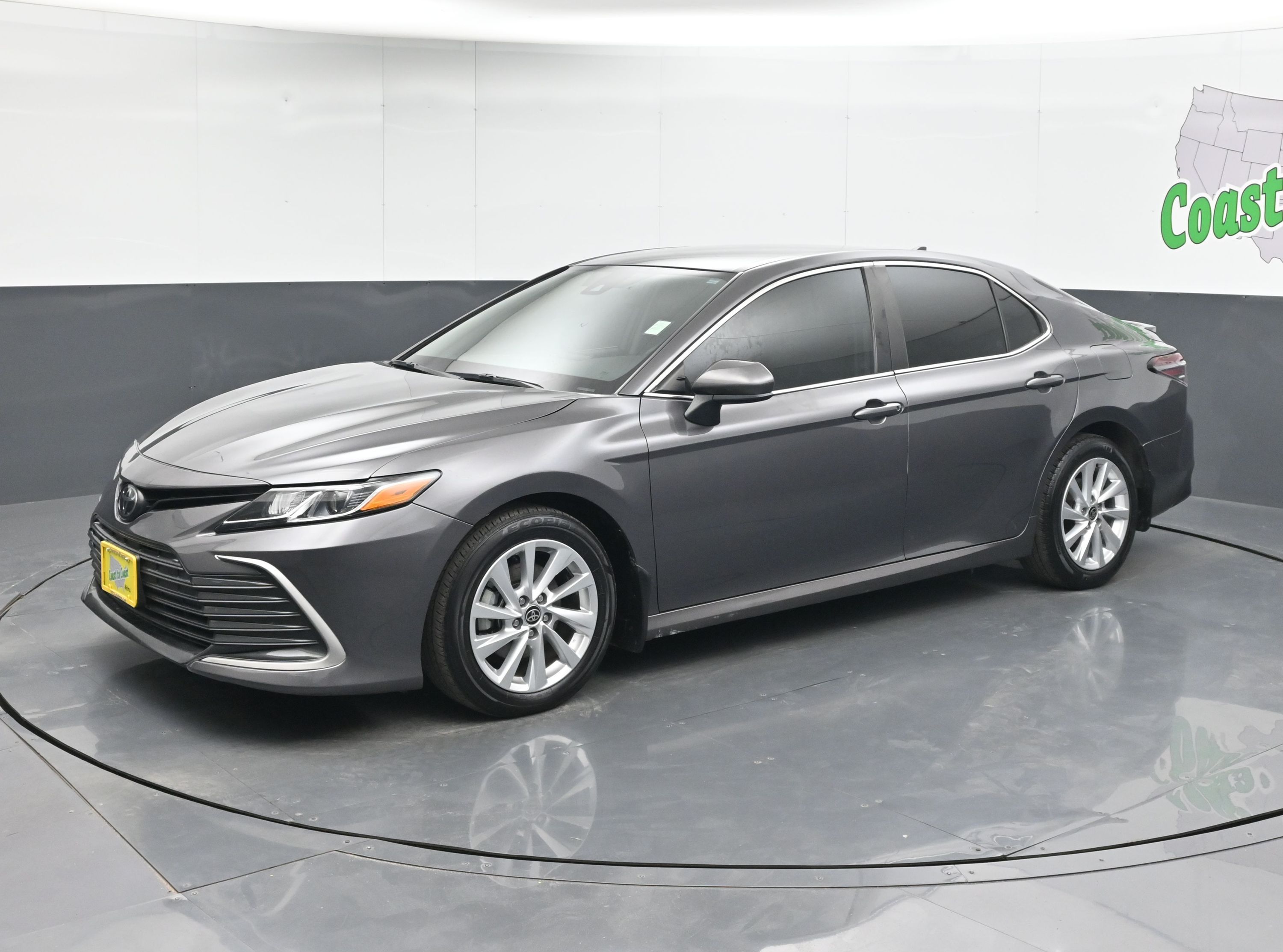 2023 Toyota Camry LE's photo