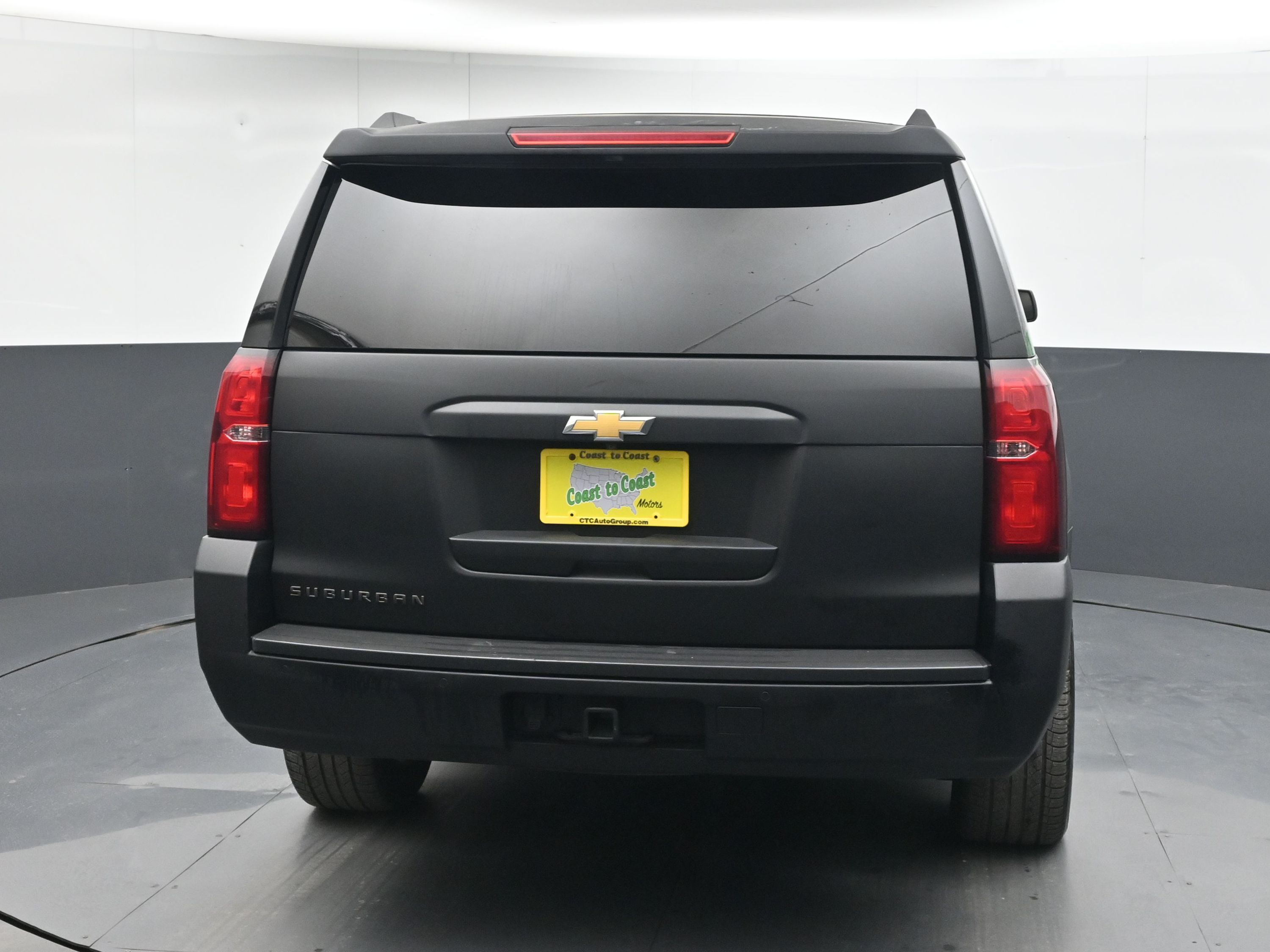 2019 Chevrolet Suburban LT photo 4