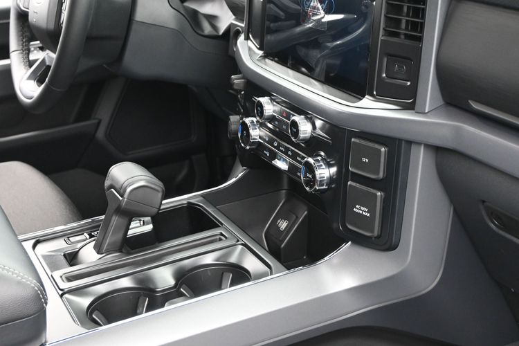 2026 Ford F-350 Super Duty LARIAT