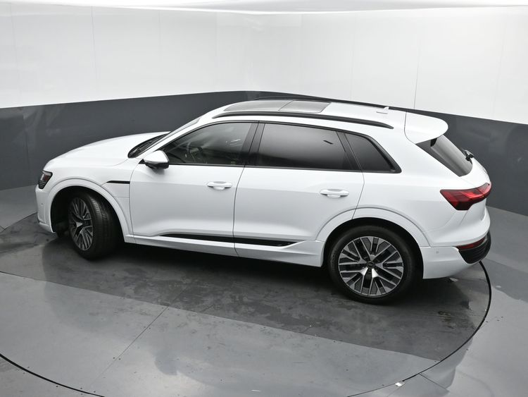 2024 Audi Q8 e-tron Prestige quattro