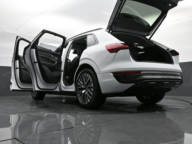 2024 Audi Q8 e-tron Prestige quattro