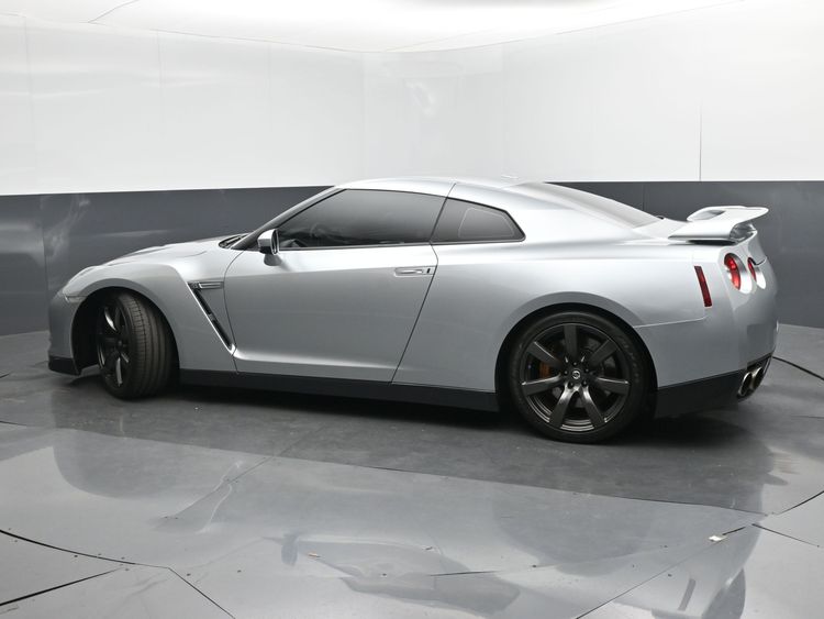 2011 Nissan GT-R Premium