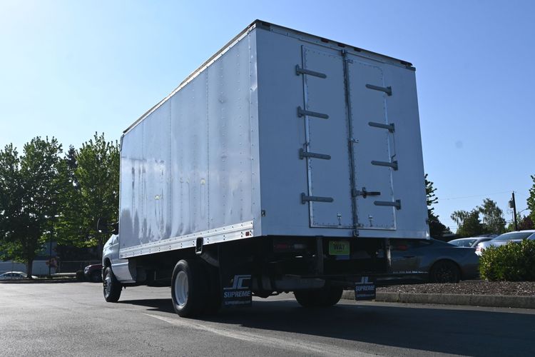 2013 Ford E-450 Cutaway 