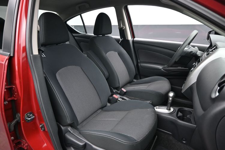 2016 Nissan Versa 1.6 SV