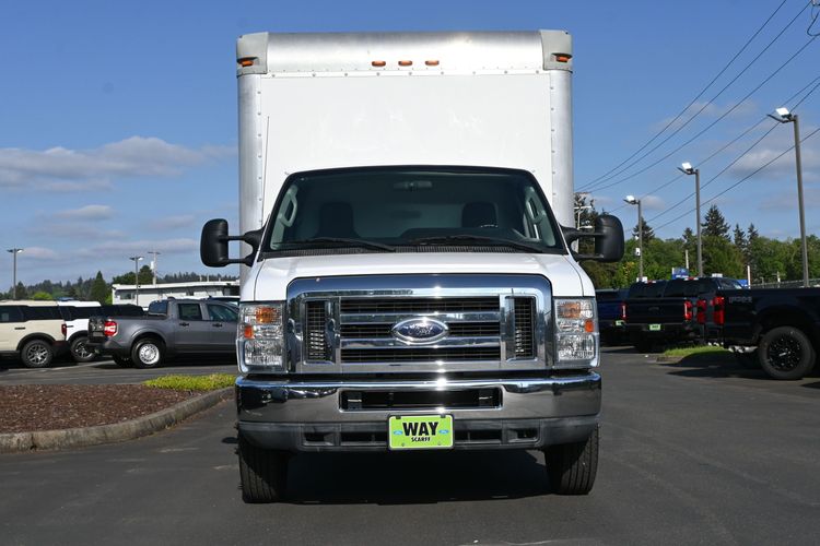 2013 Ford E-450 Cutaway 