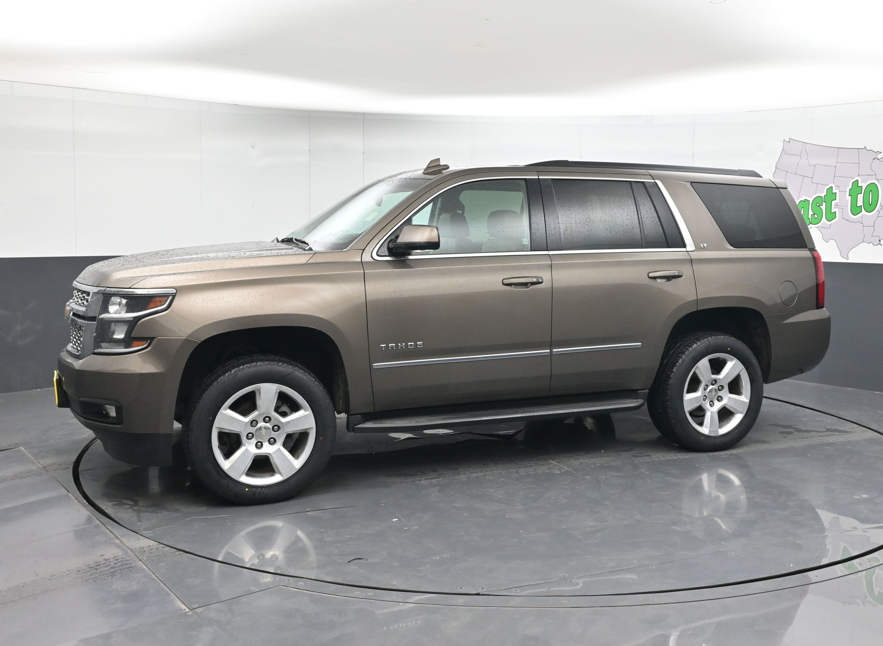 2016 Chevrolet Tahoe LT photo 3