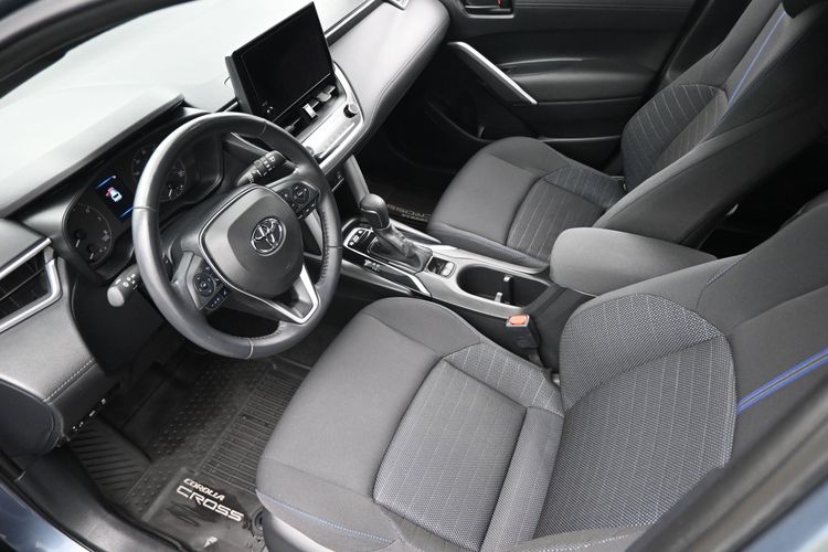 2023 Toyota Corolla Cross Hybrid SE