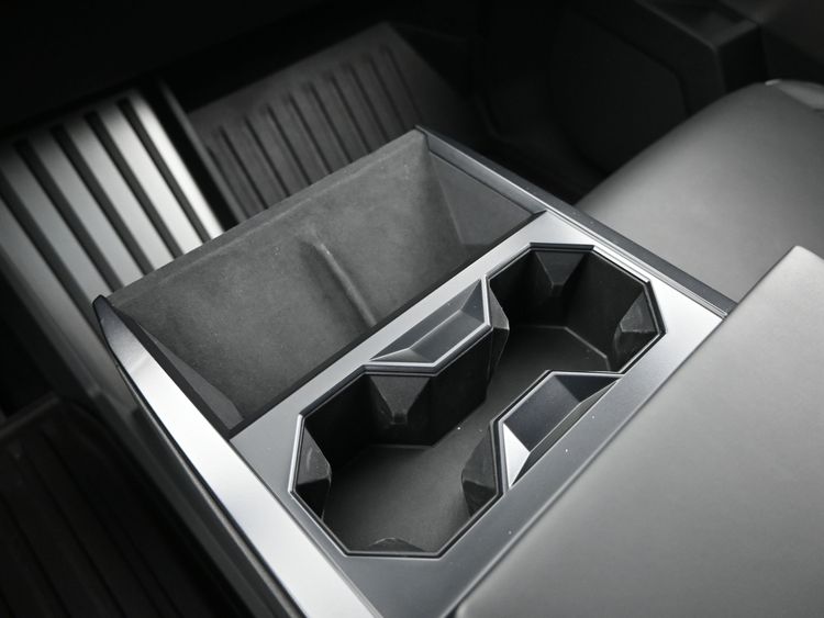 2024 Tesla Cybertruck Cyberbeast