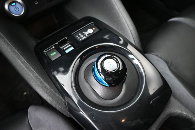 2018 Nissan LEAF SL