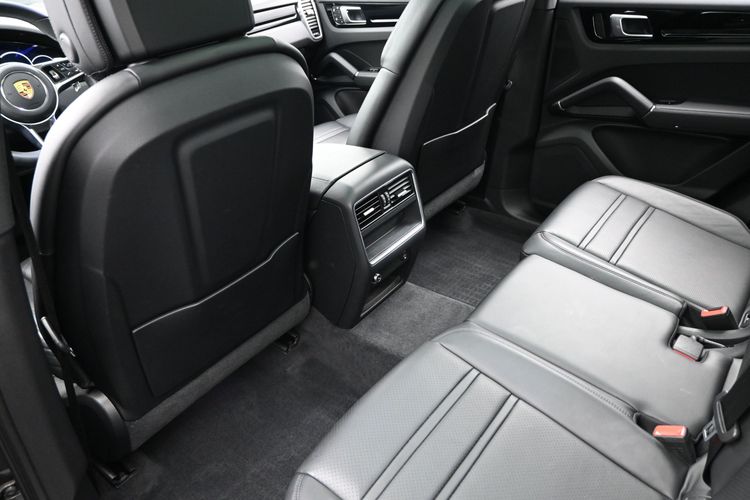 2023 Porsche Cayenne 
