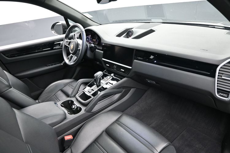 2023 Porsche Cayenne 