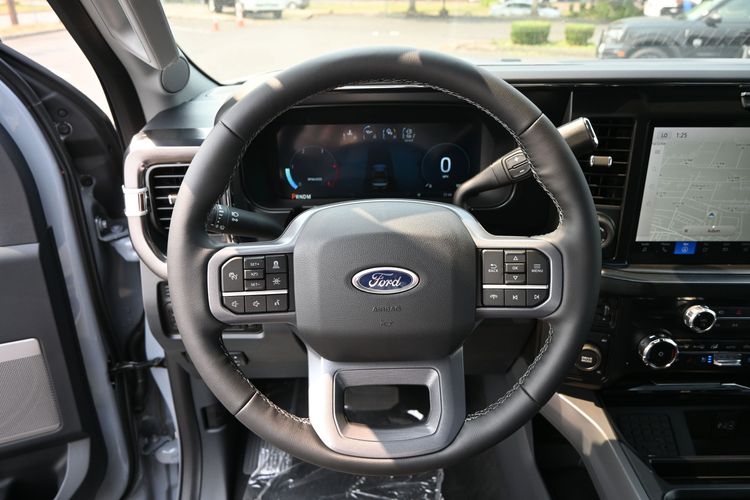 2026 Ford F-350 Super Duty LARIAT