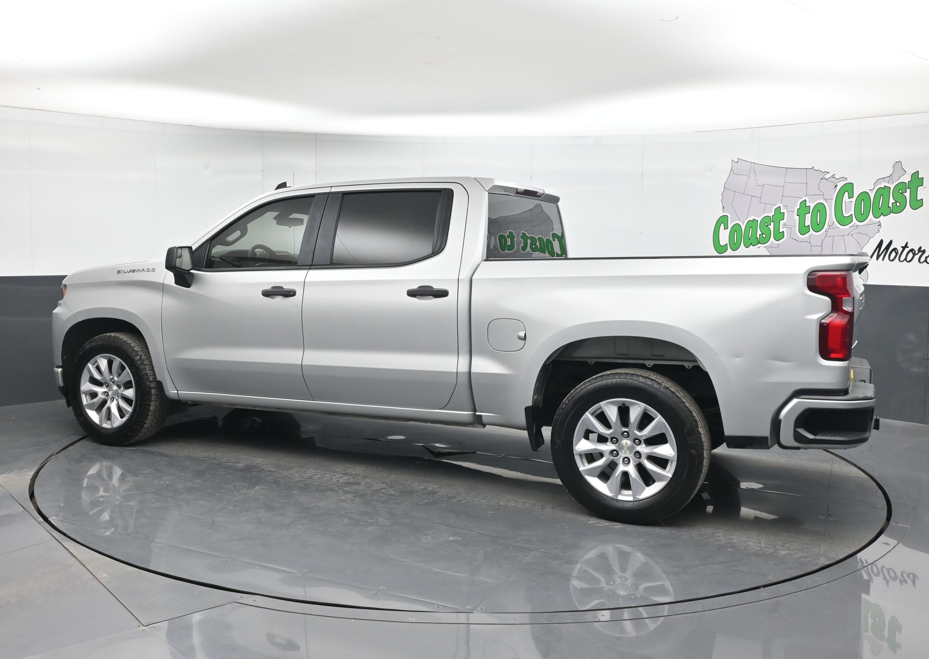 2021 Chevrolet Silverado Custom photo 4