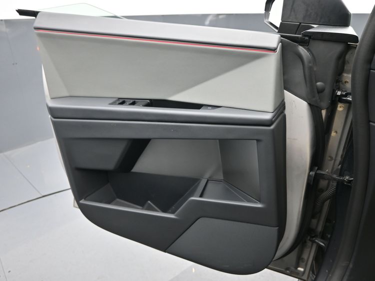 2024 Tesla Cybertruck Cyberbeast