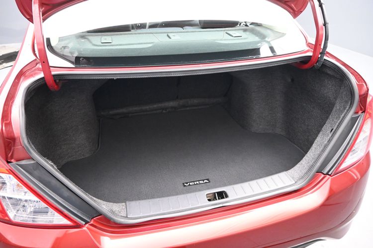 2016 Nissan Versa 1.6 SV