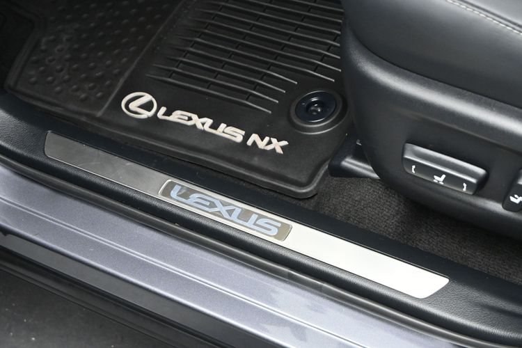 2021 Lexus NX NX 300h Luxury