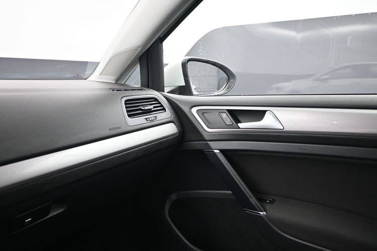 2016 Volkswagen e-Golf SE