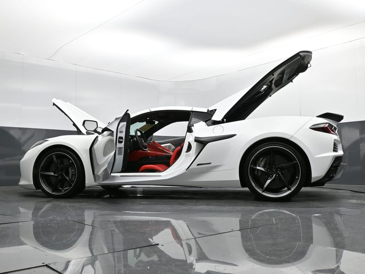 2024 Chevrolet Corvette E-Ray RWD Coupe 3LZ