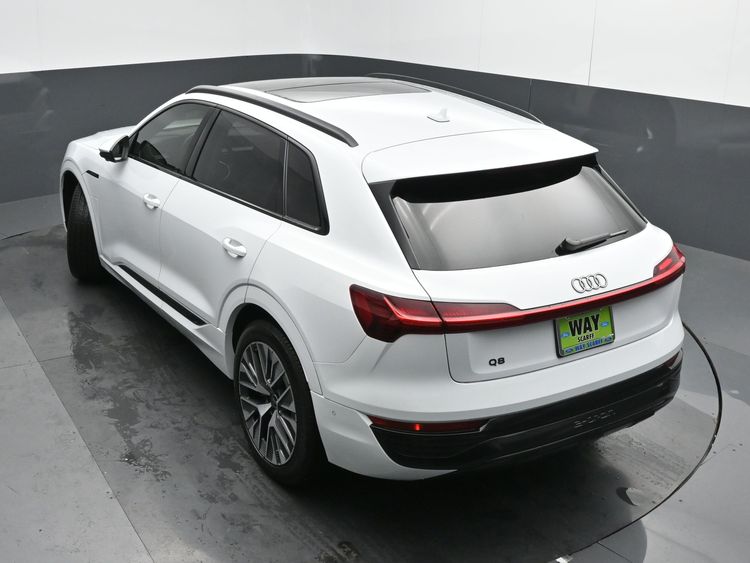 2024 Audi Q8 e-tron Prestige quattro