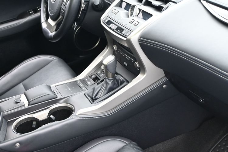 2021 Lexus NX NX 300h Luxury