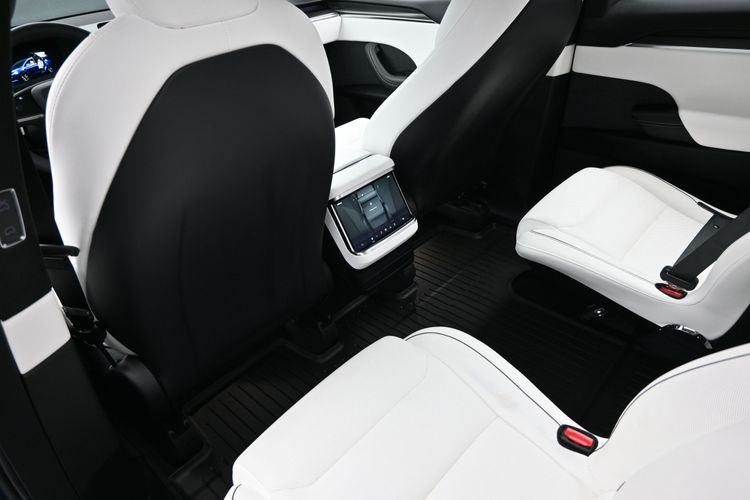 2023 Tesla Model X Plaid Tri Motor All-Wheel Drive
