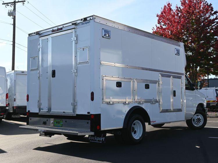 2025 Ford E-450 Cutaway 