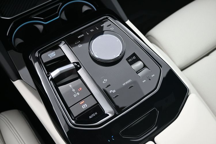 2025 BMW i5 Sedan xDrive40