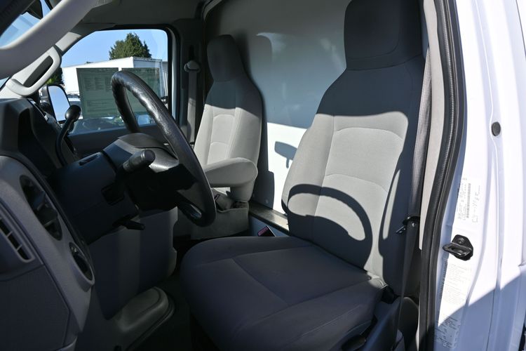 2013 Ford E-450 Cutaway 