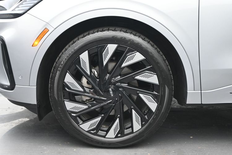 2024 Lincoln Nautilus Black Label