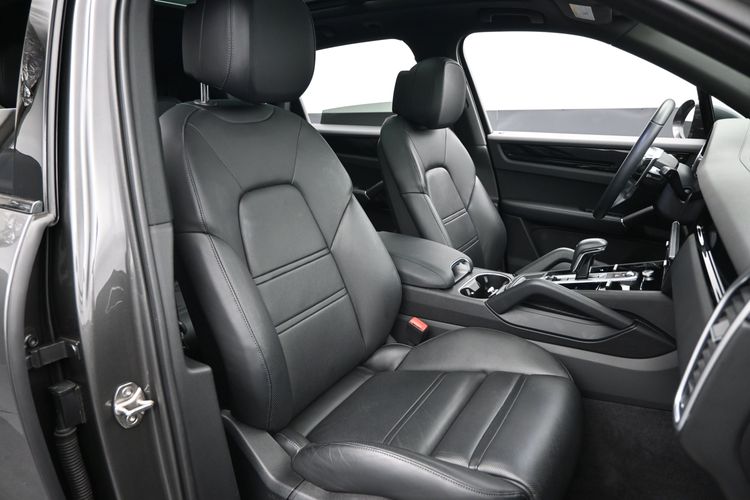 2023 Porsche Cayenne 