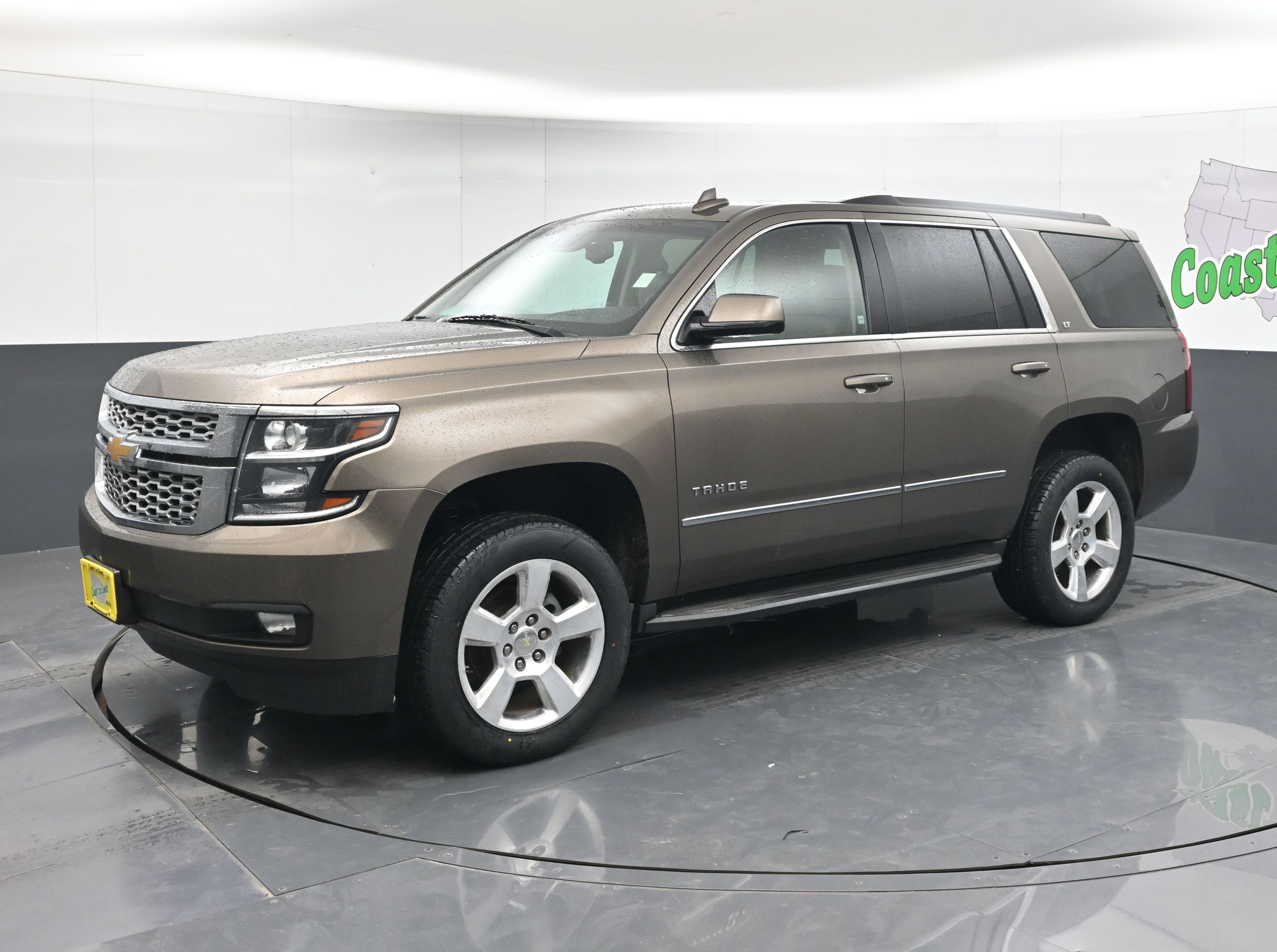 2016 Chevrolet Tahoe LT photo 2