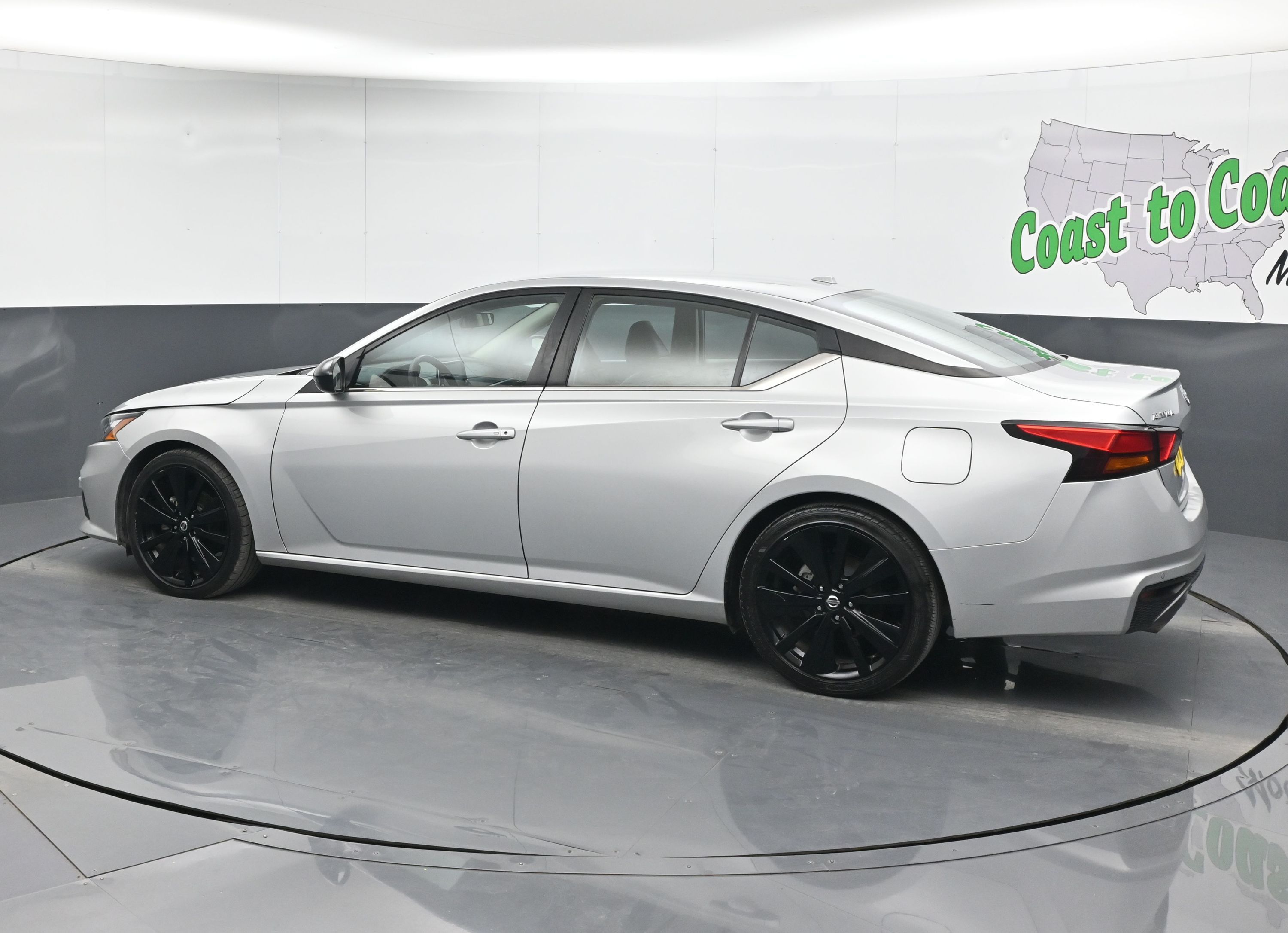 2021 Nissan Altima SR photo 4