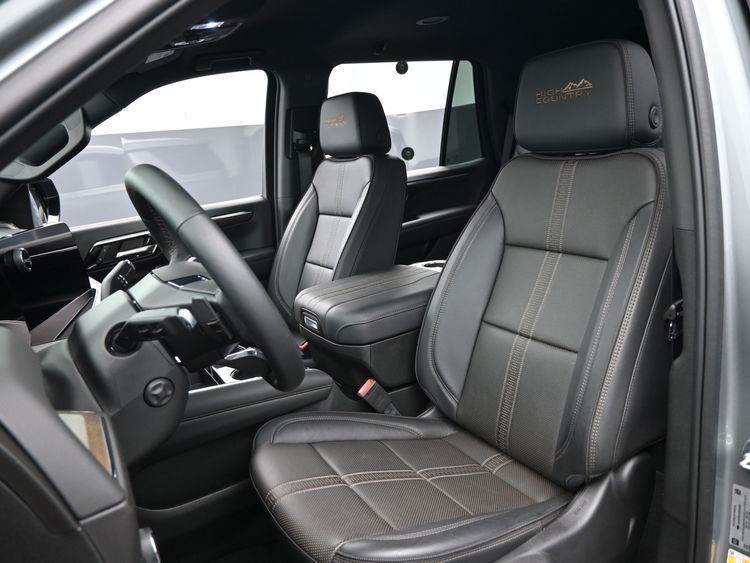 2025 Chevrolet Tahoe 4WD High Country