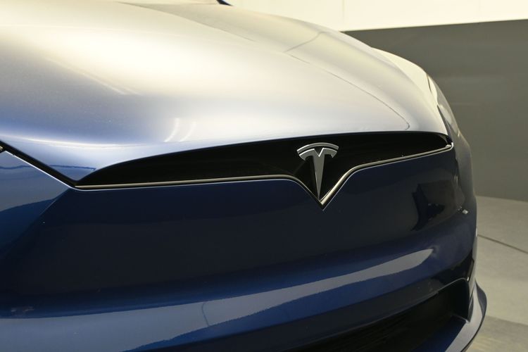 2023 Tesla Model X Plaid Tri Motor All-Wheel Drive