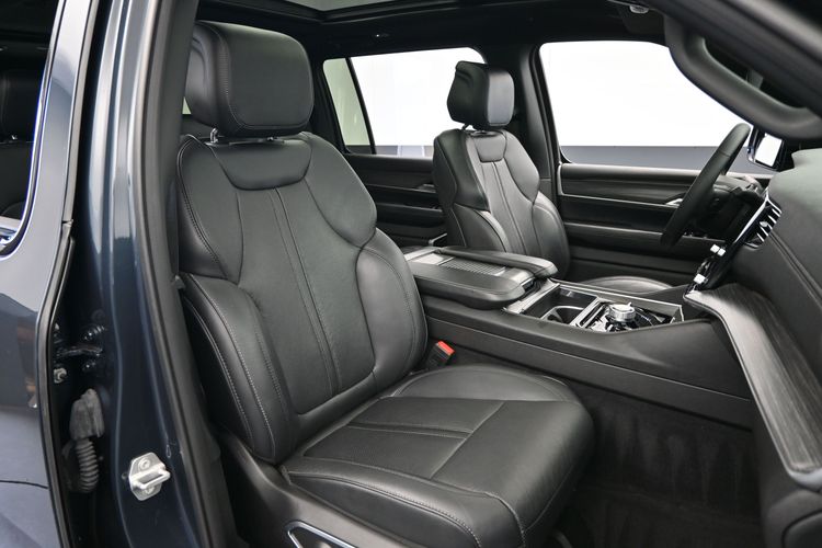 2023 Jeep Wagoneer L Series III 4x4