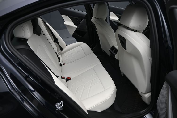 2025 BMW i5 Sedan xDrive40