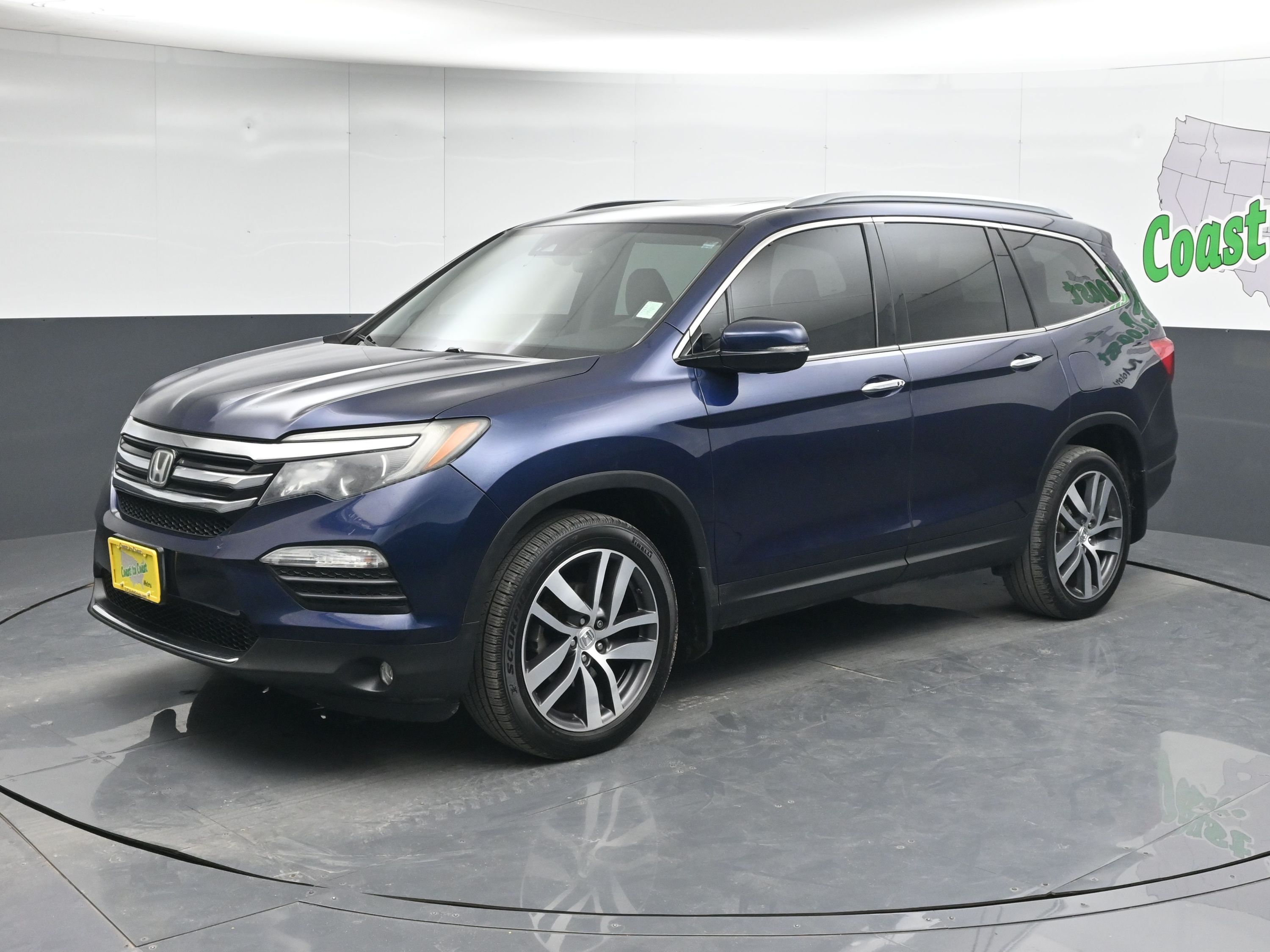 2017 Honda Pilot Elite's photo