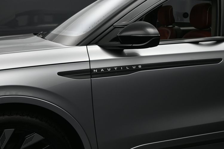 2024 Lincoln Nautilus Black Label