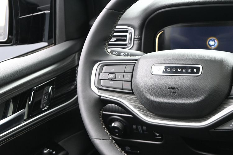 2023 Jeep Wagoneer L Series III 4x4