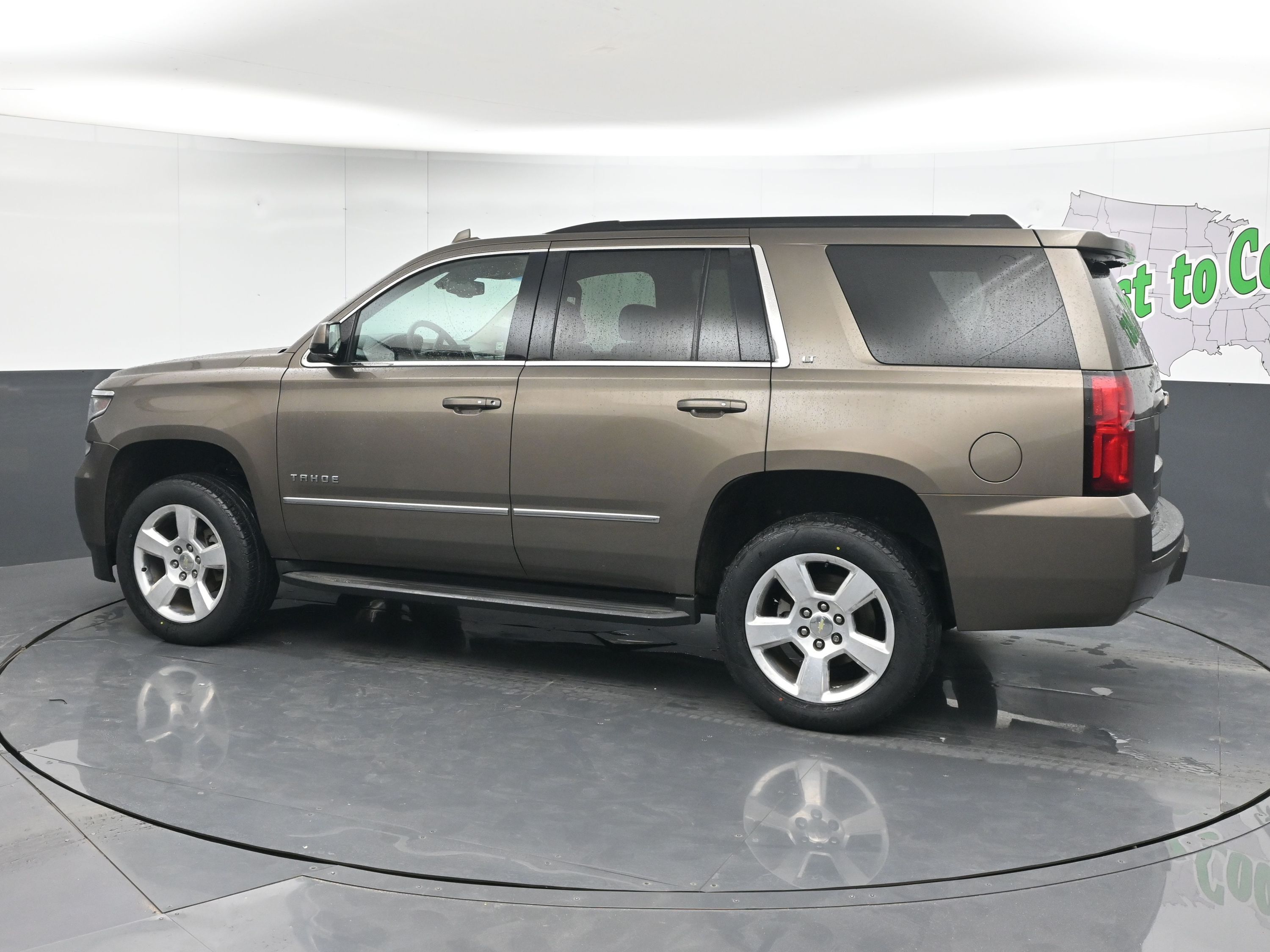 2016 Chevrolet Tahoe LT photo 4