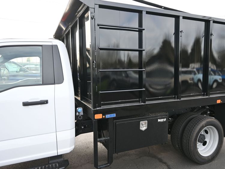 2025 Ford F-550 Chassis XL