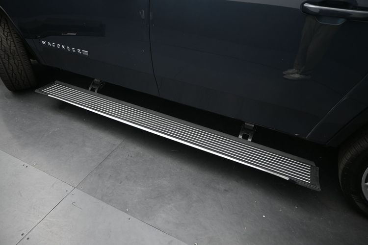 2023 Jeep Wagoneer L Series III 4x4